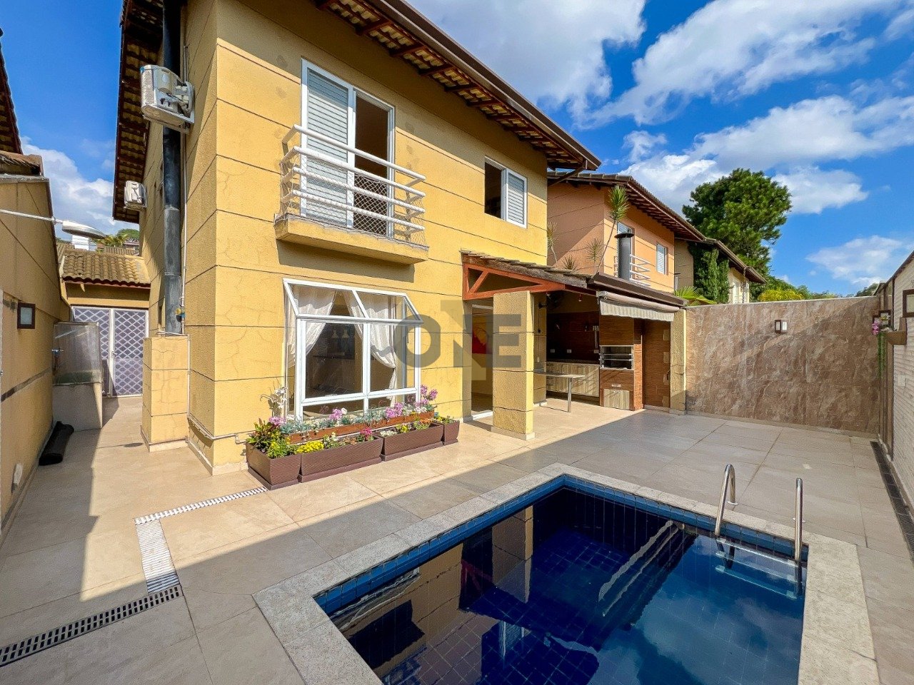 Imagem da propriedade ONE8501 1